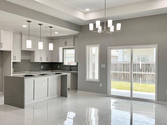 5th image of 6991 Heritage Oak Dr