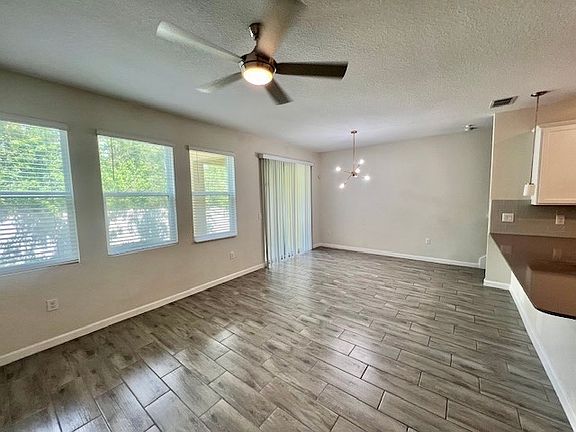 5th image of 10058 Red Eagle Dr #1