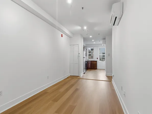 60 Madison Street image 9 of 14