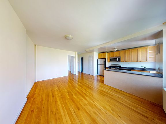 5th image of 475 W Broadway APT 6