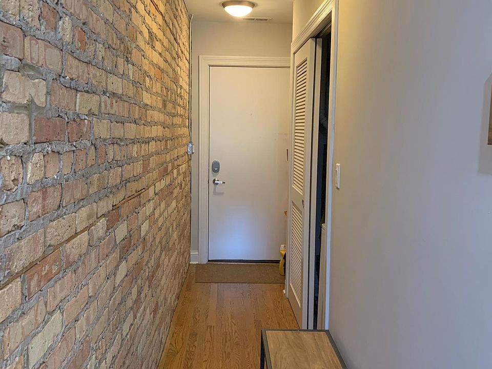 1st image of 421 W Belmont Ave