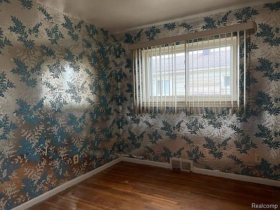 5th image of 3913 18th St