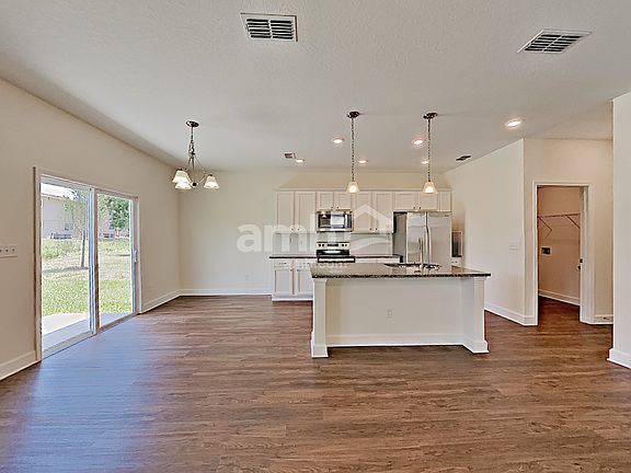 4th image of 8589 Highfield Ave