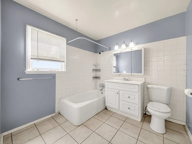 15053 Howellhurst Dr #1/2 — Photo 4