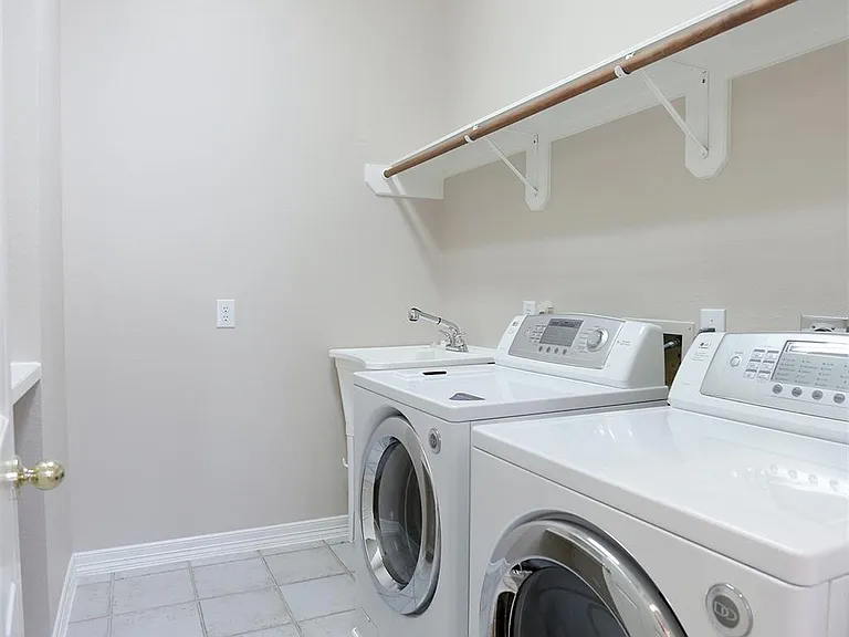 5110 Floyd St — Photo 13