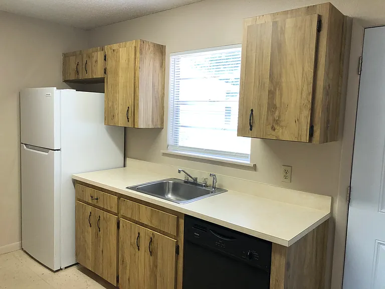 308 W Crescent Dr #2 — Photo 6