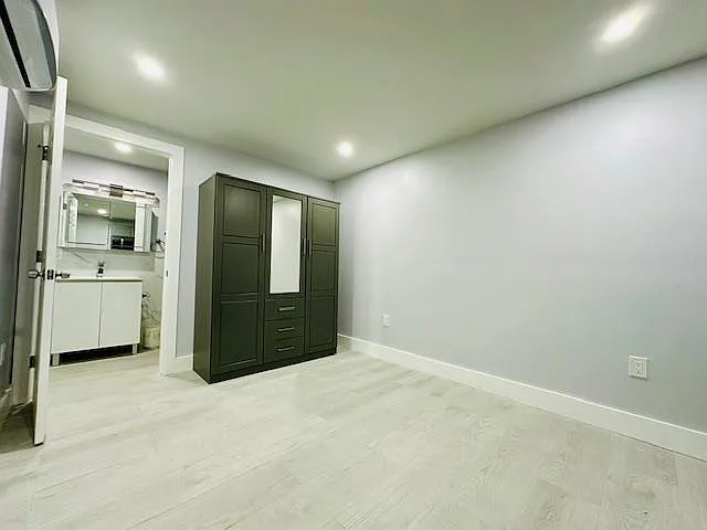 SW 51st Ct — Photo 3