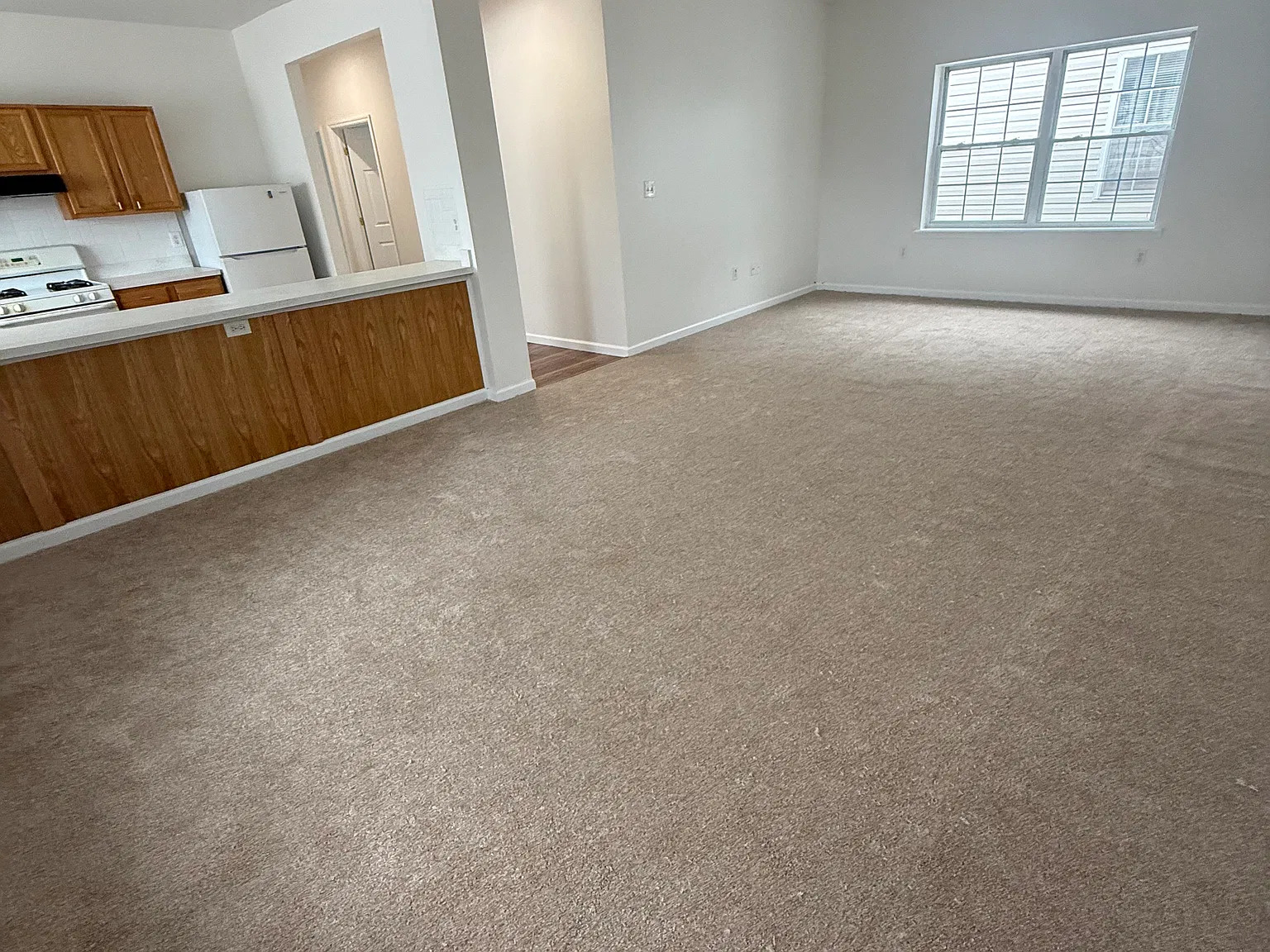 3 bed, $2,500 — Photo 2