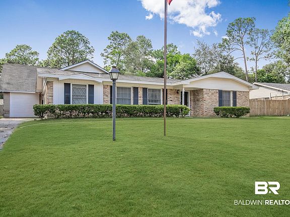 3rd image of 853 Graymont Dr