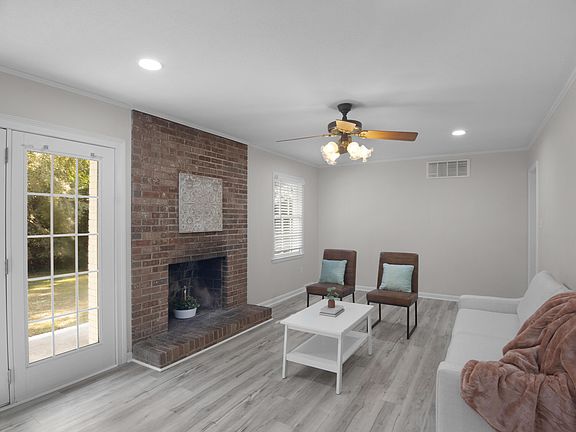 5th image of 205 Hartwell Dr