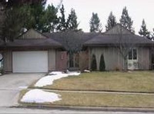 312 Laurel Ln, Dekalb, IL 60115