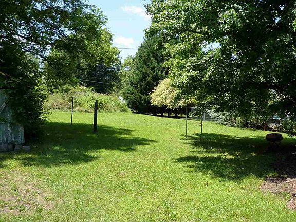 5th image of 115 McClure Dr