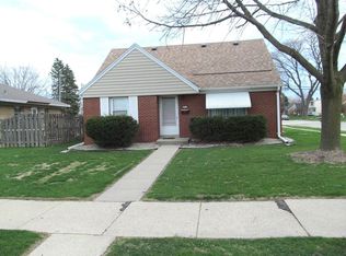 2915 15th Ave, South Milwaukee, WI 53172