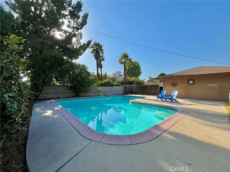 729 N California St — Photo 15