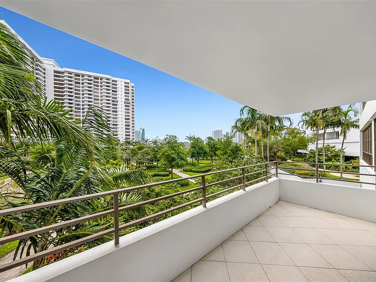 600 Three Islands Blvd #212 — Photo 40