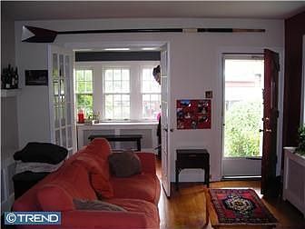 3rd image of 26 W Evergreen Ave