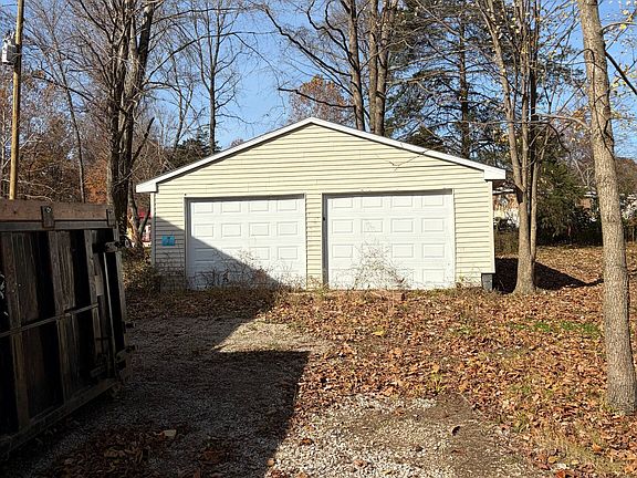 2nd image of 1845 Heathglen Cir