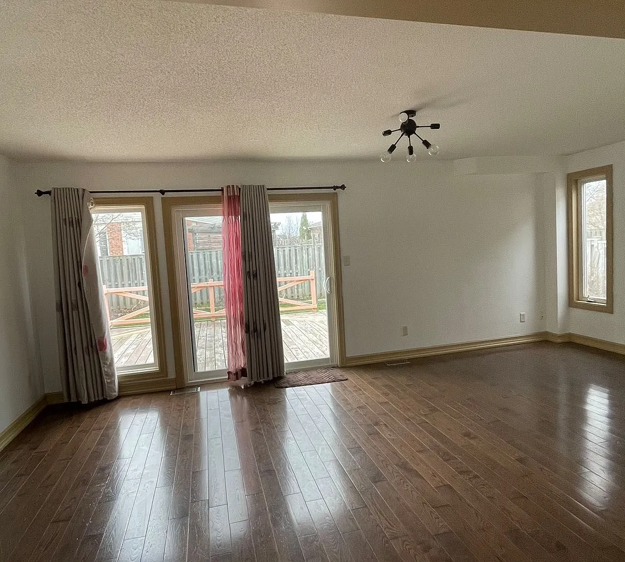 4 bed, $2,950 — Photo 4