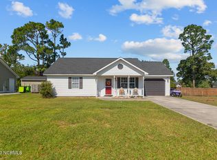 309 Crown Point Rd, Hubert, NC 28539