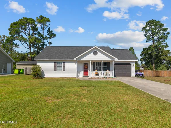 309 Crown Point Road, Hubert, NC 28539