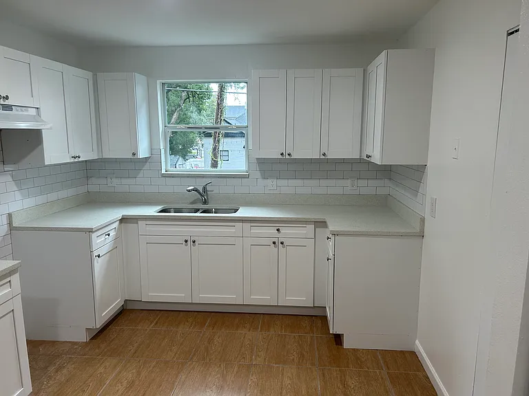 310 E Frances Ave #C — Photo 1