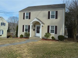 47 Hoyt St, New Canaan, CT 06840