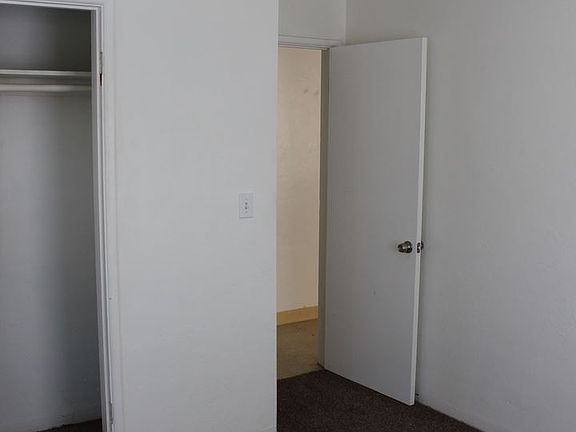 2nd image of 2907 Peerless Ave APT 3