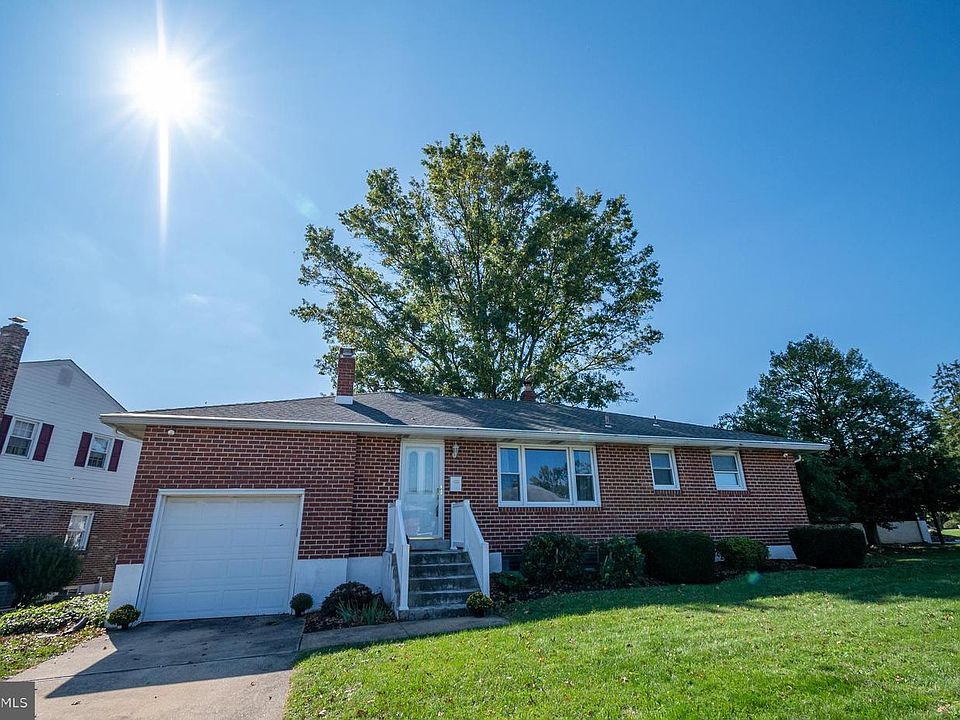 1st image of 2426 E Eric Dr