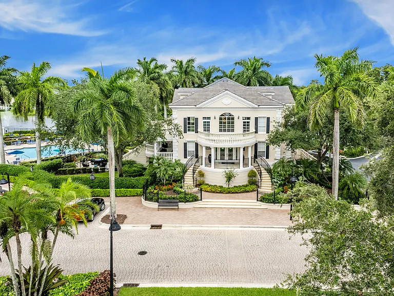 The Charleston Apartment Boca Raton