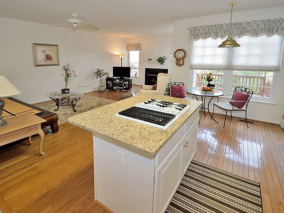 5th image of 4031 Shaughnessy Ct