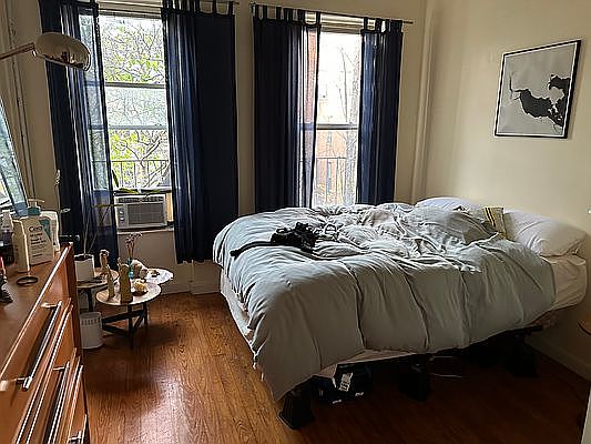 3rd image of 131 Halsey St #2