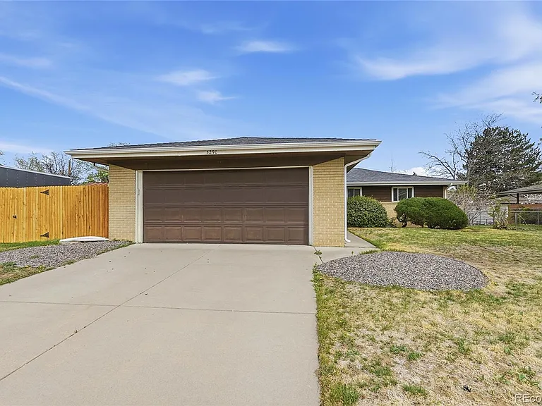 3290 Ward Rd — Photo 5