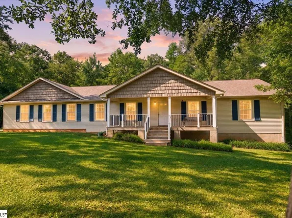 1040 Bennetts Bridge Rd, Greer, SC 29651
