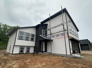 248 Dakota Ave, Roberts, WI 54023