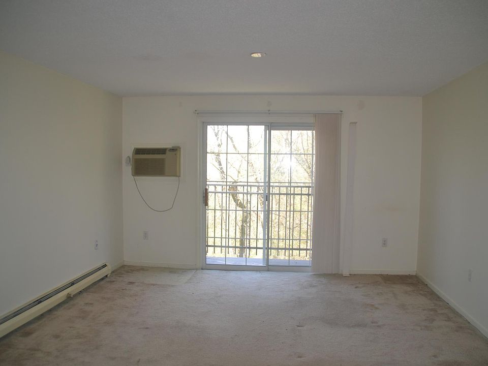 1st image of 8 Saint James Pl APT 811