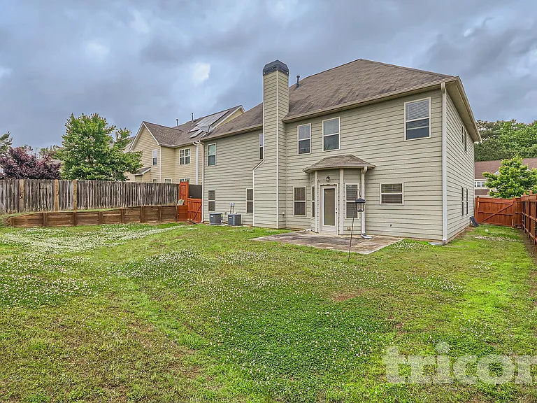 135 Lindsey Ter — Photo 2