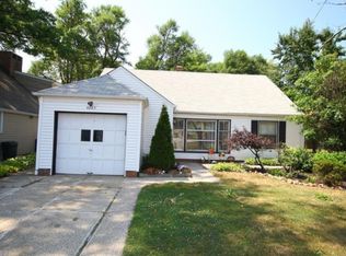 4065 Bluestone Rd, Cleveland Heights, OH 44121