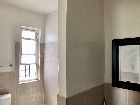 5th image of 259 Underhill Ave #4