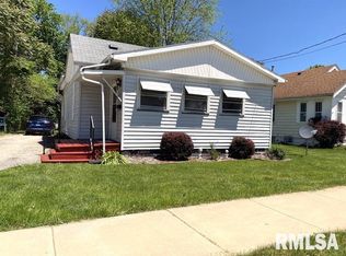 827 E Ash St, Canton, IL 61520