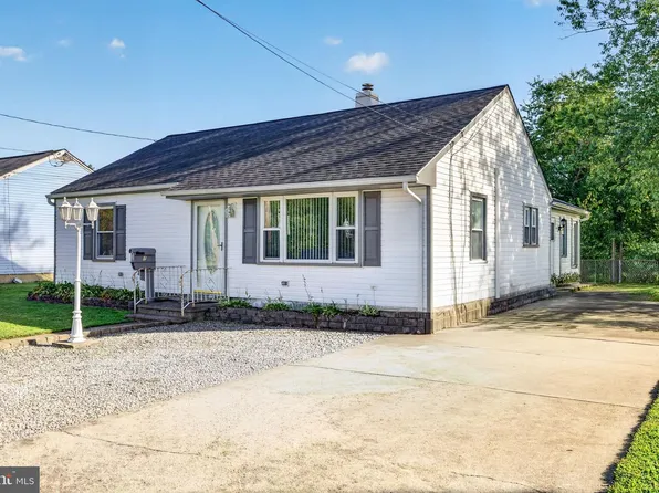 4 Pointville Rd, Pemberton, NJ 08068