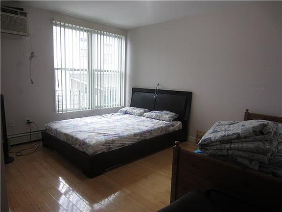 4th image of 177 Bay 49 St #2