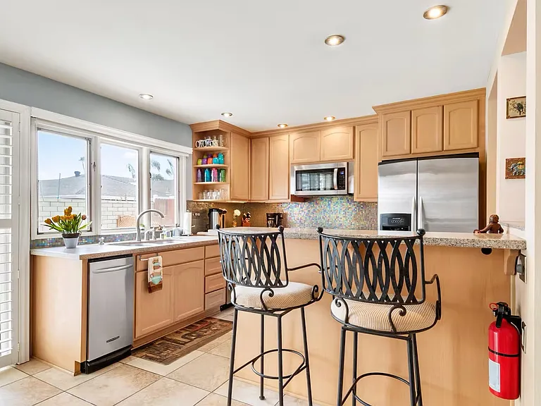 21111 Barbados Cir — Photo 44