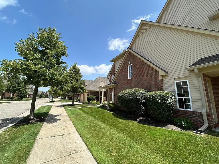 4035 Cornerstone Dr — Photo 45