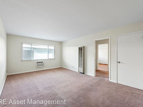3rd image of 161 Towne Ter APT 4