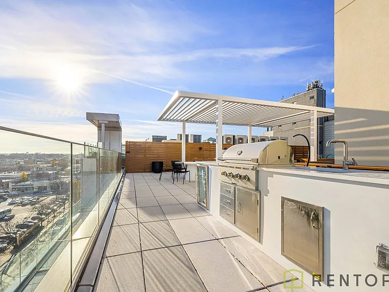 210 Greenpoint Ave #6C — Photo 8