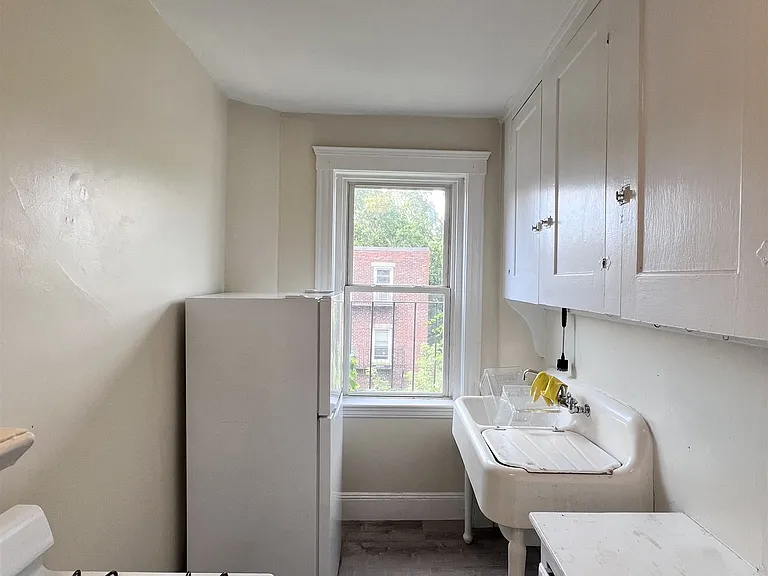 7 Linnaean St — Photo 12