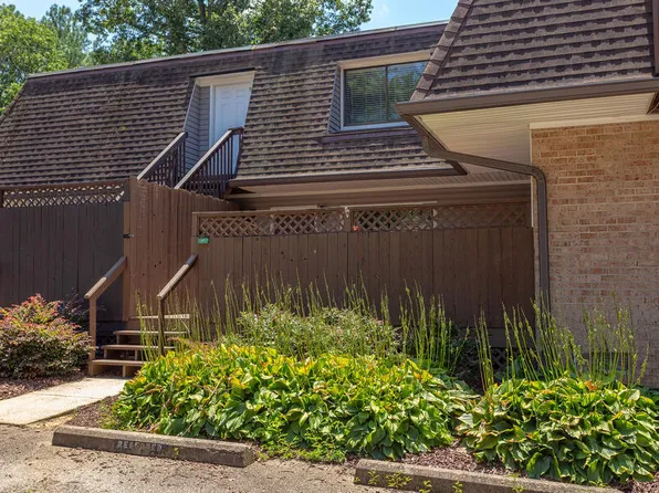 261 Summerwalk Cir, Chapel Hill, NC 27517