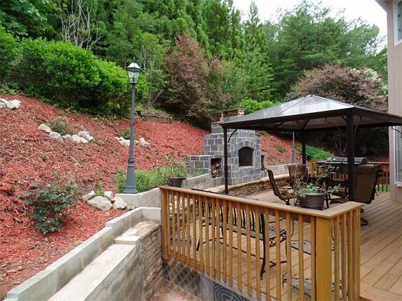 3rd image of 3445 Highborne Ct NE