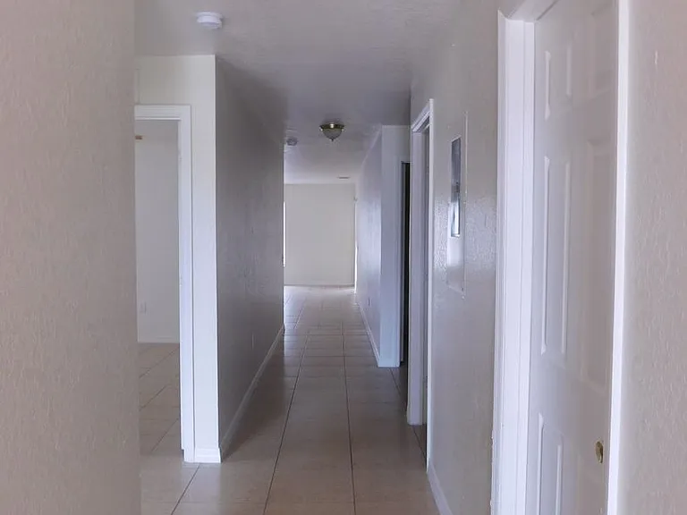 756 Camel Ct — Photo 4