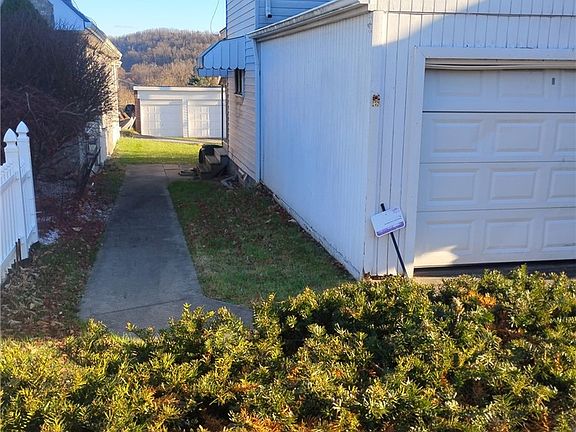 3rd image of 126 Brokaw Ave